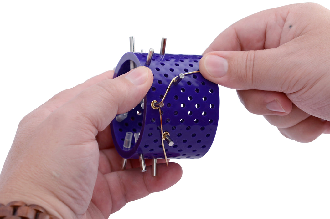 Beadalon 3D Bracelet Jig with 20 Pegs and Holder Tubes